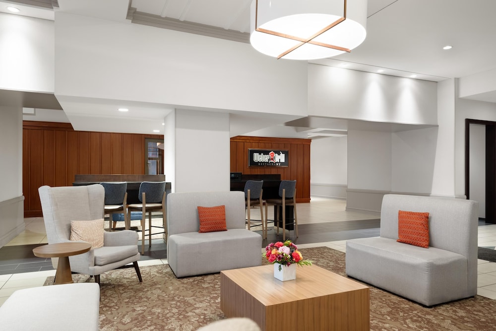 Hilton Garden Inn Chicago Downtown/Magnificent Mile — Restaurant & bars in Chicago, Illinois