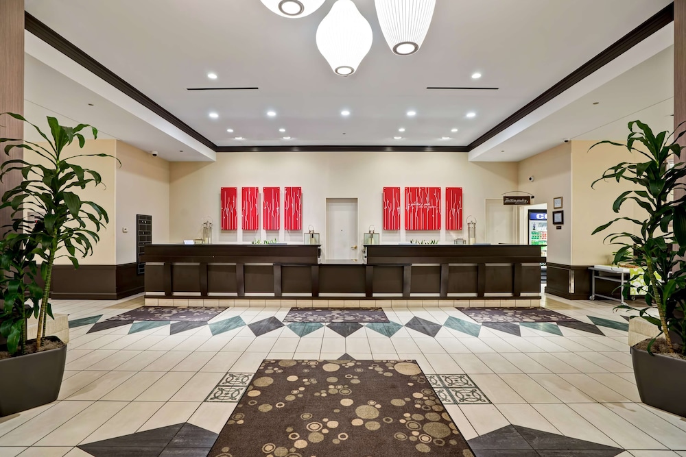 Hilton Garden Inn Chicago Downtown/Magnificent Mile — Hotel building in Chicago, Illinois