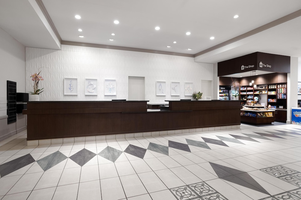 Hilton Garden Inn Chicago Downtown/Magnificent Mile — Hotel building in Chicago, Illinois