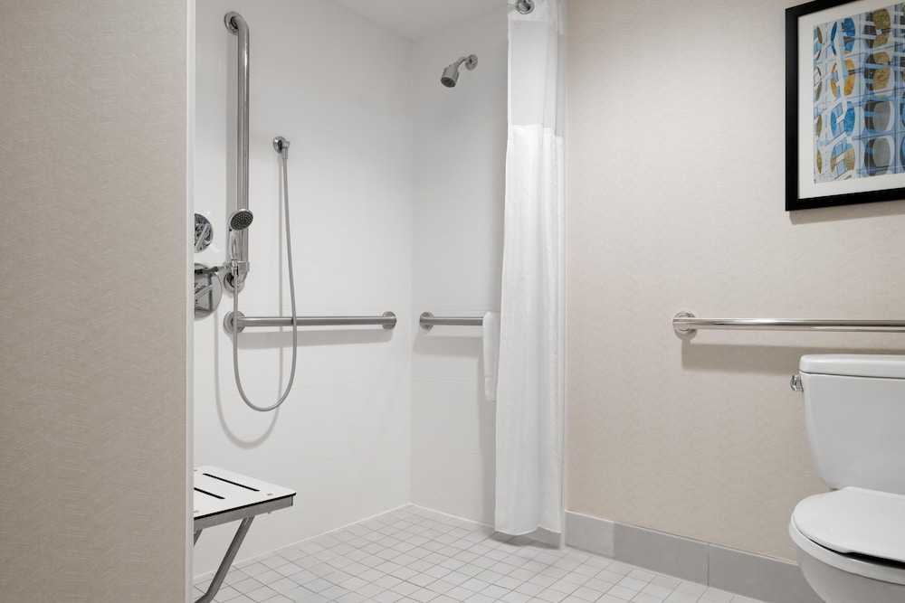 Hilton Garden Inn Chicago Downtown/Magnificent Mile — Hotel rooms in Chicago, Illinois