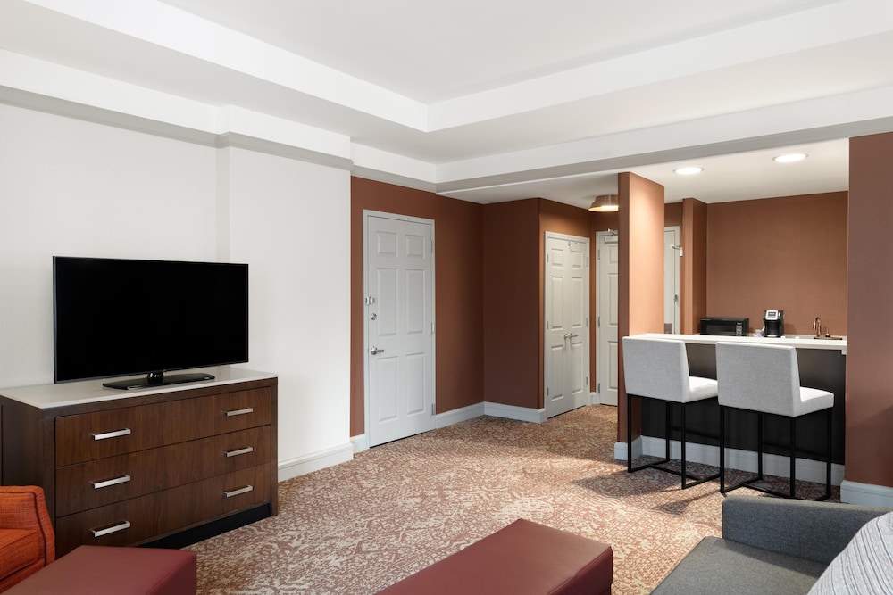 Hilton Garden Inn Chicago Downtown/Magnificent Mile — Hotel rooms in Chicago, Illinois