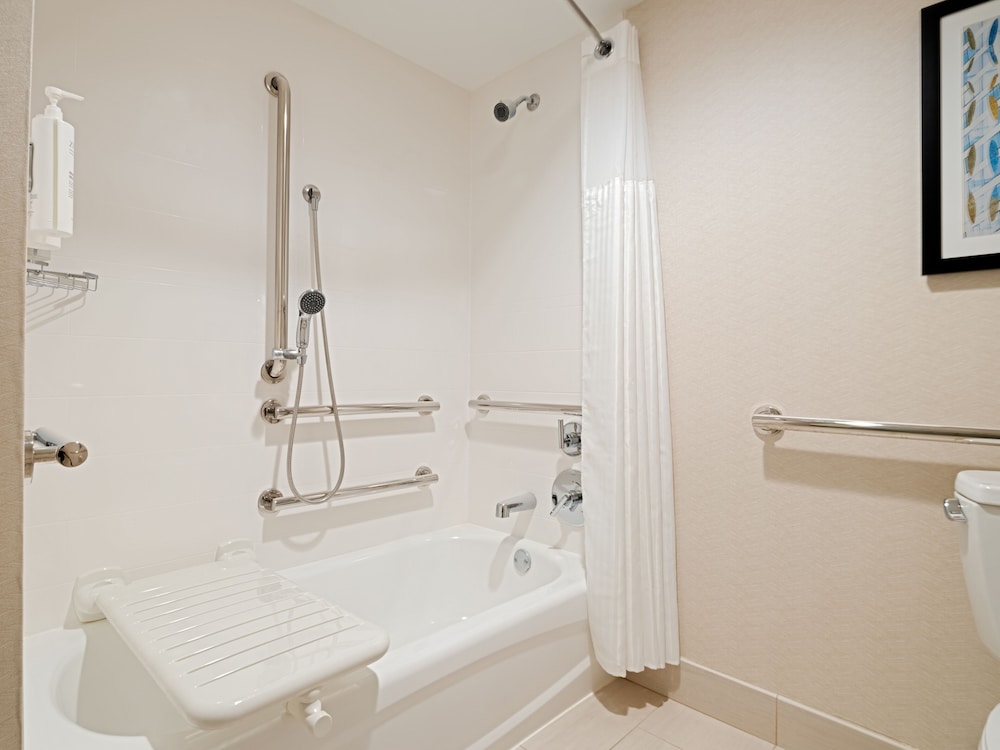 Hilton Garden Inn Chicago Downtown/Magnificent Mile — Hotel rooms in Chicago, Illinois