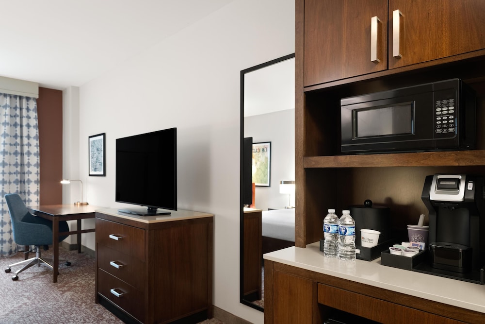 Hilton Garden Inn Chicago Downtown/Magnificent Mile — Hotel rooms in Chicago, Illinois