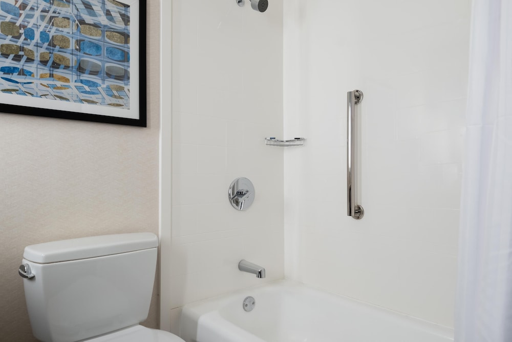 Hilton Garden Inn Chicago Downtown/Magnificent Mile — Hotel rooms in Chicago, Illinois