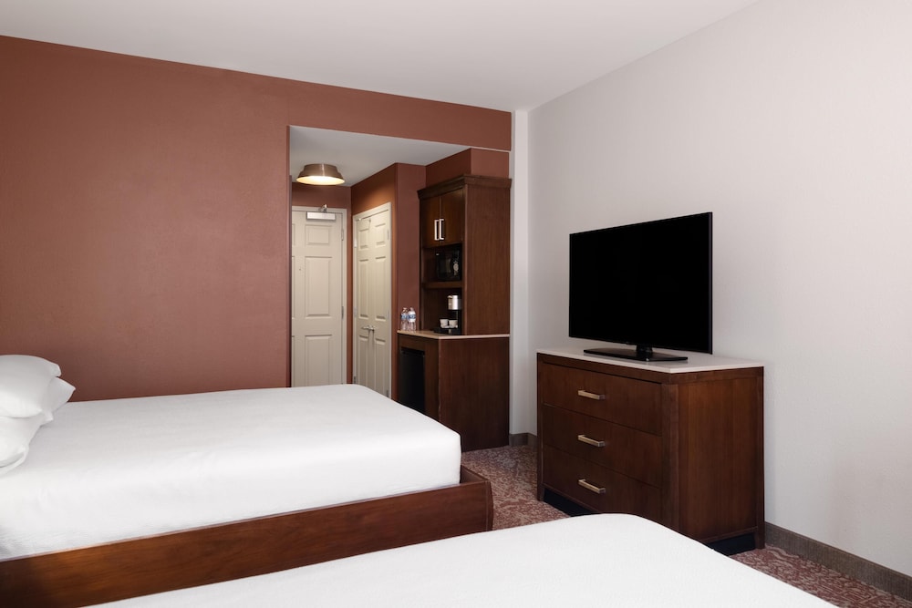 Hilton Garden Inn Chicago Downtown/Magnificent Mile — Hotel rooms in Chicago, Illinois