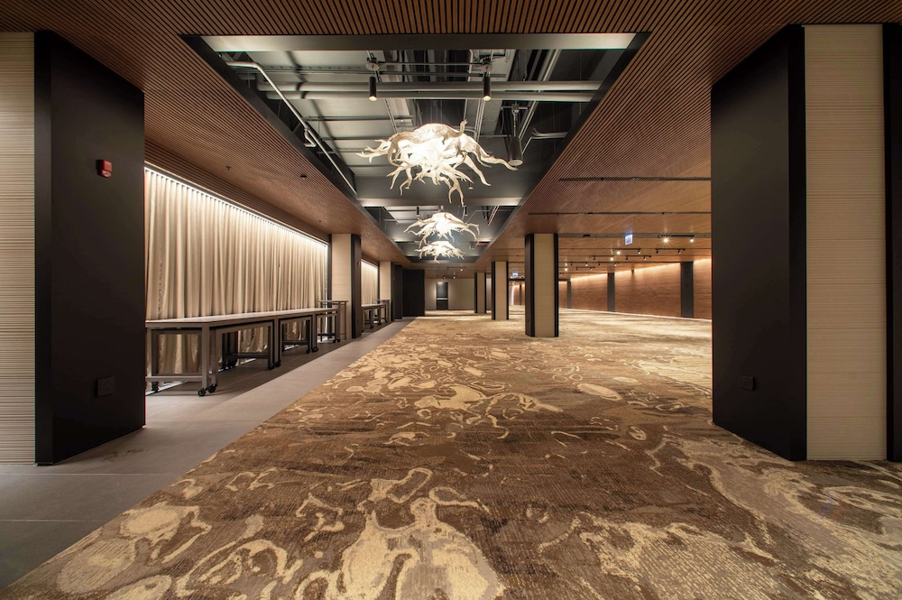 Hilton Chicago O'Hare Airport — Hotel building in Chicago, Illinois