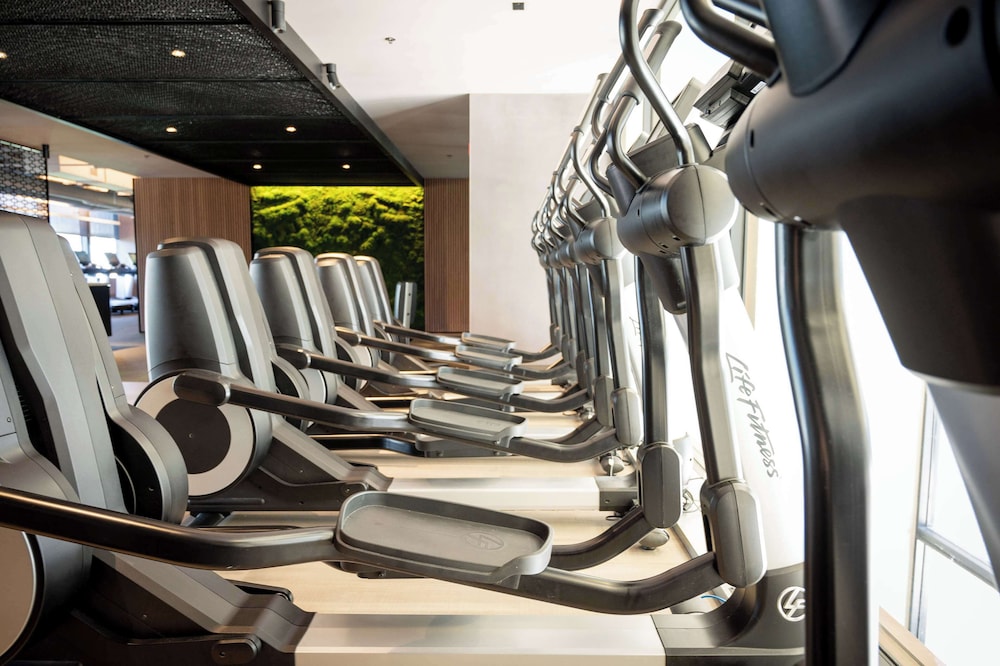 Hilton Chicago O'Hare Airport — Sports & recreation in Chicago, Illinois
