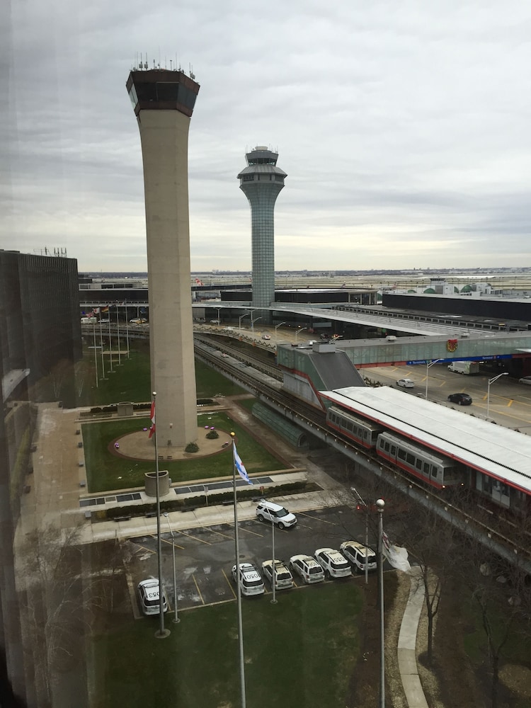 Hilton Chicago O'Hare Airport — Attractions in the area in Chicago, Illinois