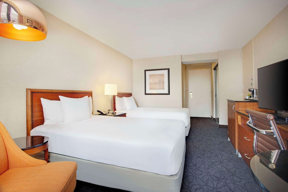 Hilton Chicago O'Hare Airport — Hotel rooms in Chicago, Illinois