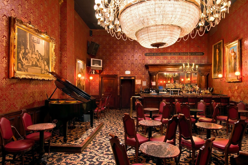 Hilton Chicago O'Hare Airport — Restaurant & bars in Chicago, Illinois