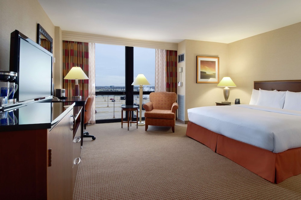 Hilton Chicago O'Hare Airport — Hotel rooms in Chicago, Illinois