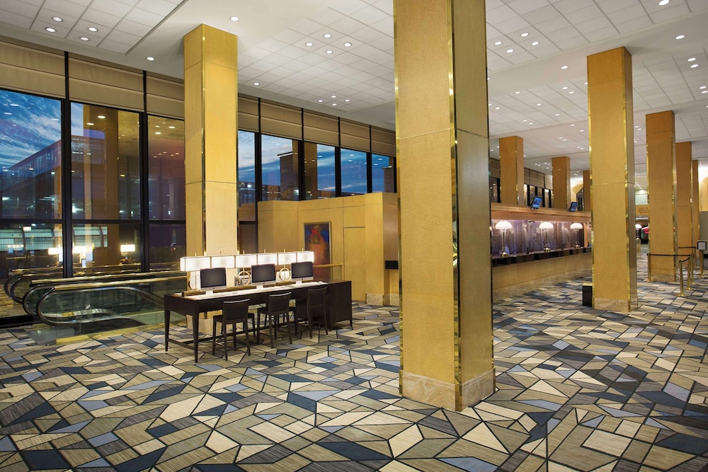 Hilton Chicago O'Hare Airport — Hotel building in Chicago, Illinois