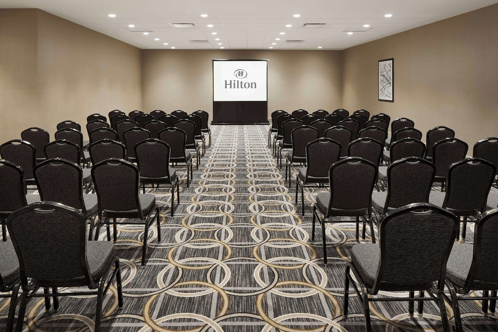 Hilton Chicago O'Hare Airport — Hotel building in Chicago, Illinois