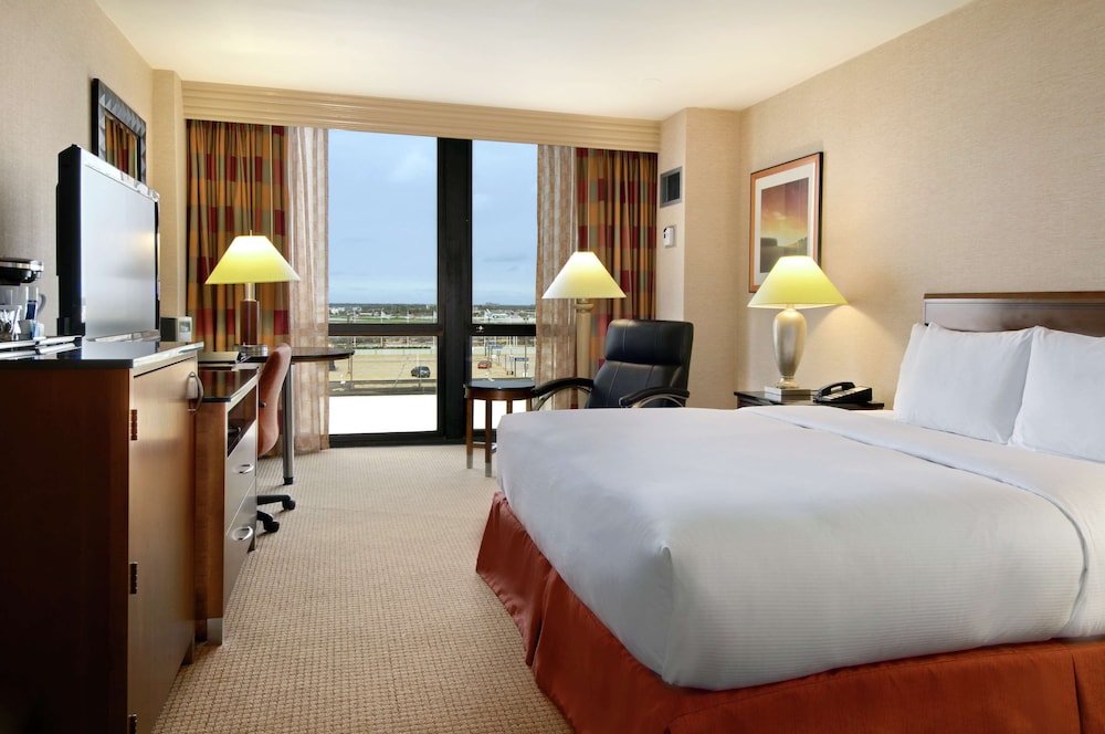 Hilton Chicago O'Hare Airport — Hotel rooms in Chicago, Illinois
