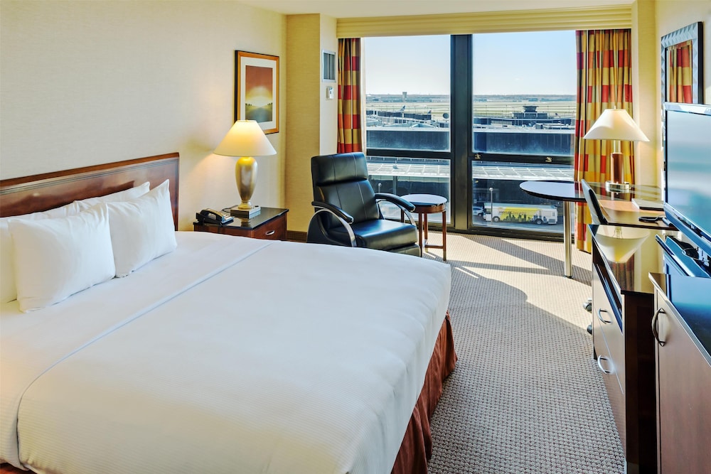 Hilton Chicago O'Hare Airport — Hotel rooms in Chicago, Illinois