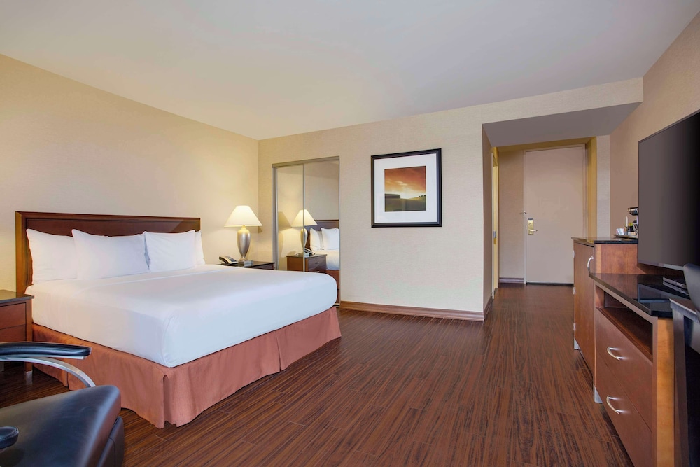 Hilton Chicago O'Hare Airport — Hotel rooms in Chicago, Illinois