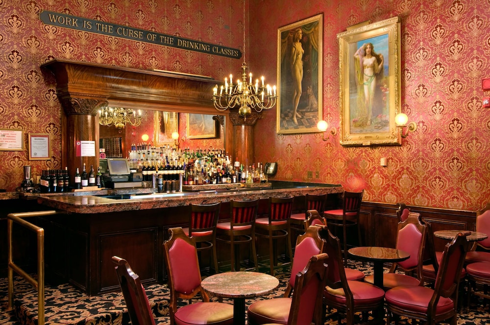 Hilton Chicago O'Hare Airport — Restaurant & bars in Chicago, Illinois
