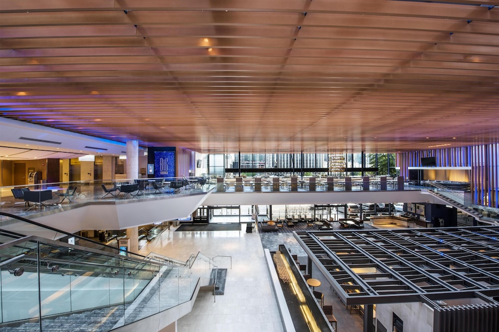 Hyatt Regency Chicago — Restaurant & bars in Chicago, Illinois