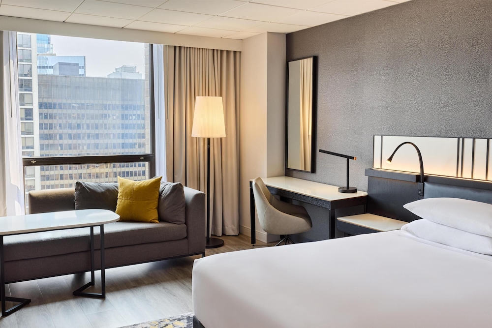 Hyatt Regency Chicago — Hotel rooms in Chicago, Illinois