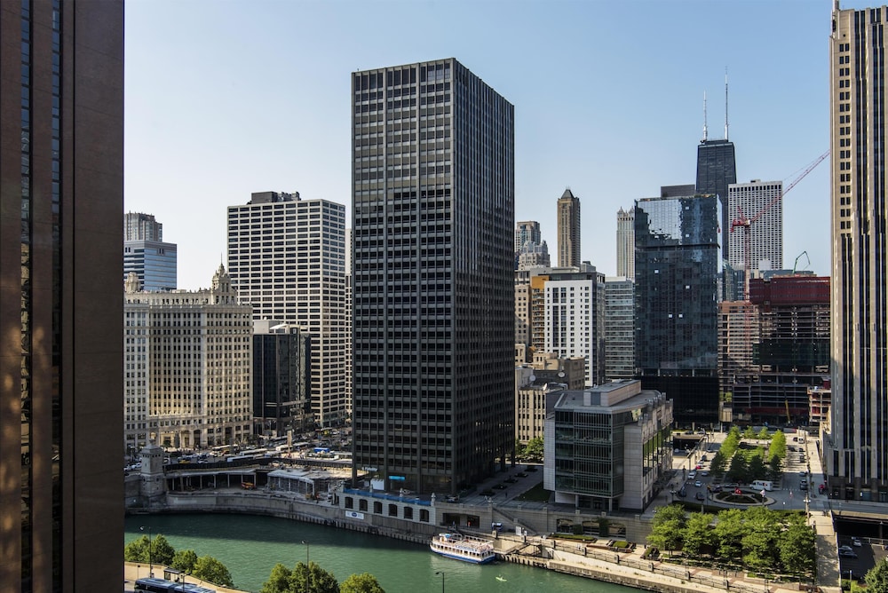 Hyatt Regency Chicago — Hotel building in Chicago, Illinois