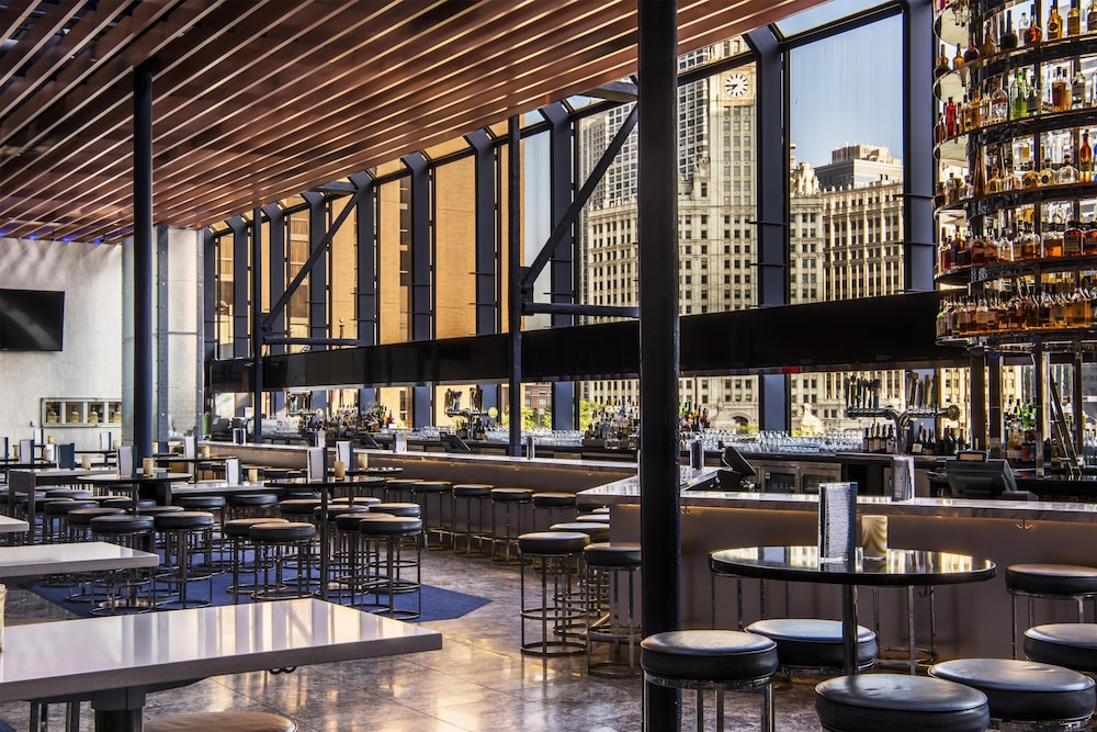 Hyatt Regency Chicago — Restaurant & bars in Chicago, Illinois