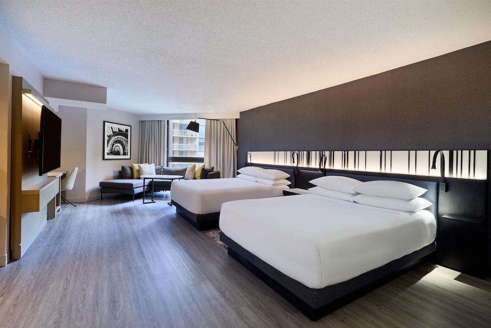 Hyatt Regency Chicago — Hotel rooms in Chicago, Illinois