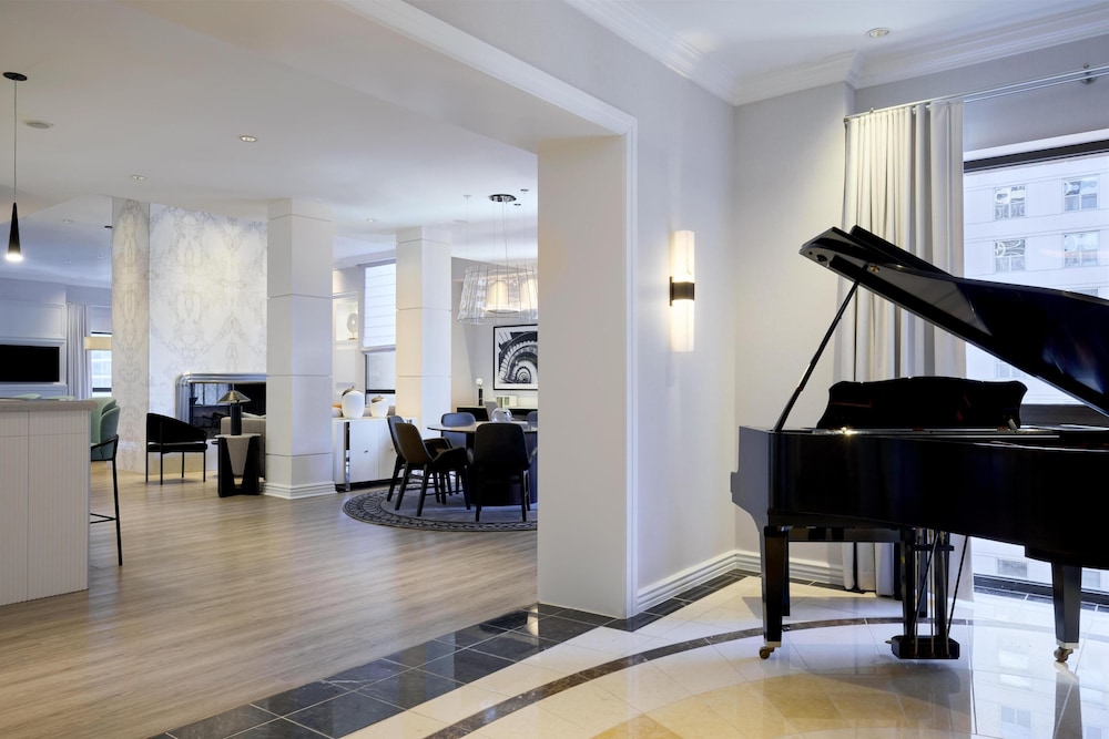 Hyatt Regency Chicago — Restaurant & bars in Chicago, Illinois