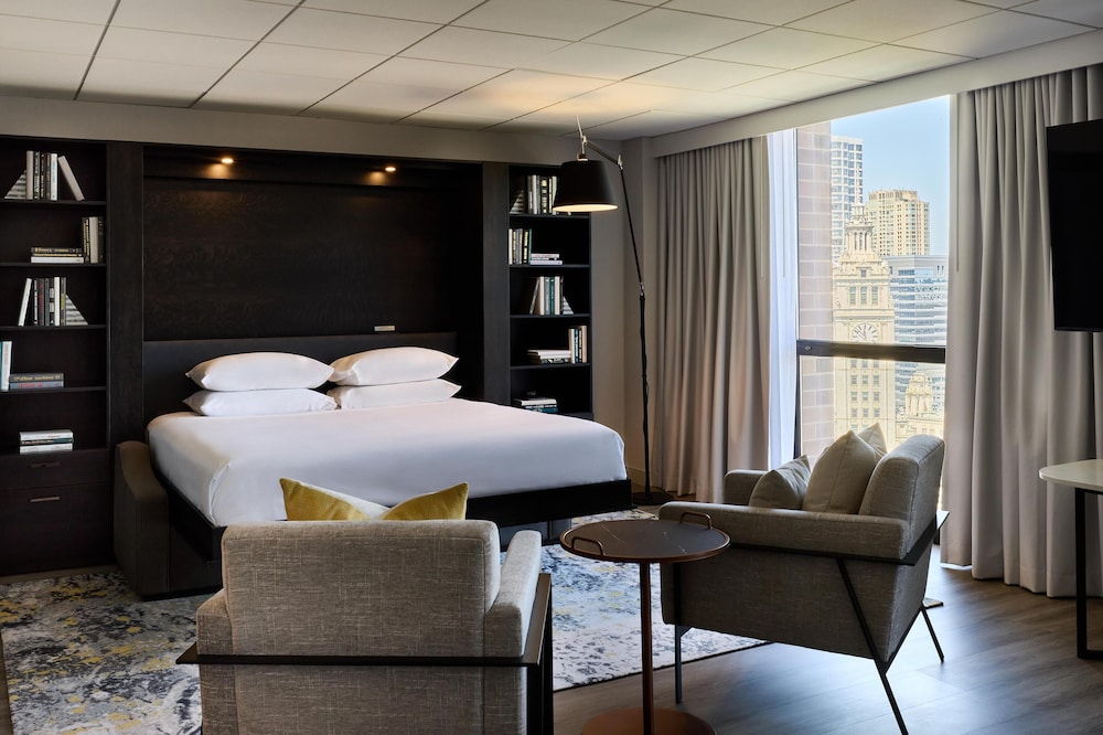 Hyatt Regency Chicago — Hotel rooms in Chicago, Illinois