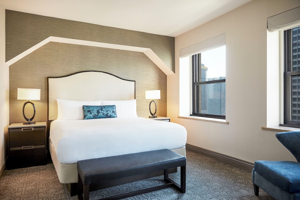 InterContinental Chicago Magnificent Mile by IHG — Hotel rooms in Chicago, Illinois