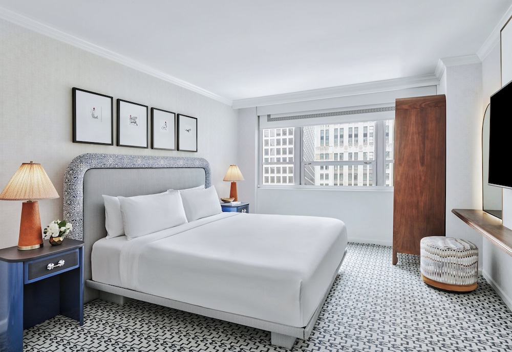InterContinental Chicago Magnificent Mile by IHG — Hotel rooms in Chicago, Illinois