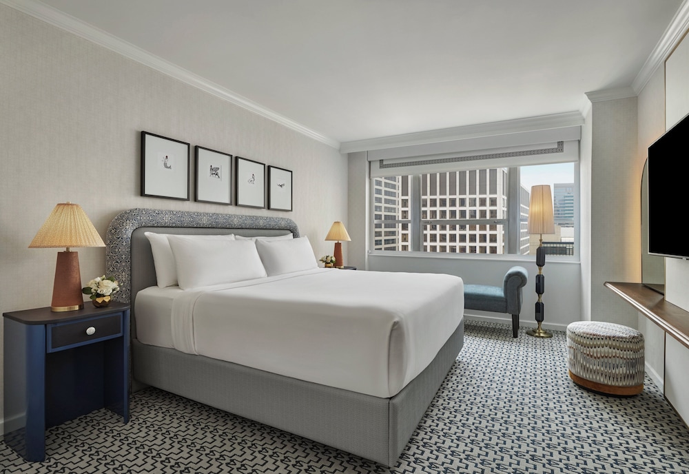 InterContinental Chicago Magnificent Mile by IHG — Hotel rooms in Chicago, Illinois