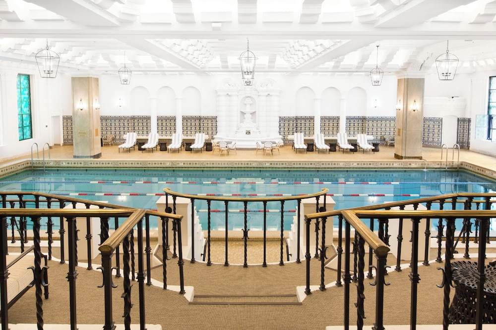 InterContinental Chicago Magnificent Mile by IHG — Swimming pool in Chicago, Illinois