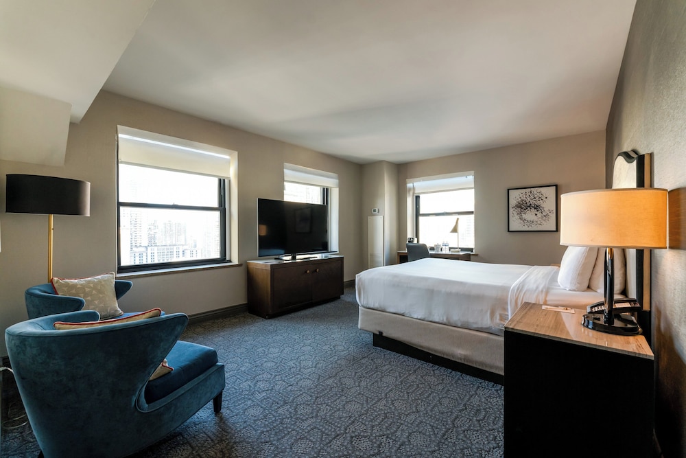 InterContinental Chicago Magnificent Mile by IHG — Hotel rooms in Chicago, Illinois