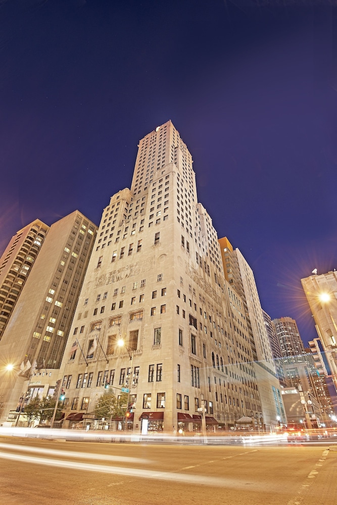 InterContinental Chicago Magnificent Mile by IHG — Hotel building in Chicago, Illinois