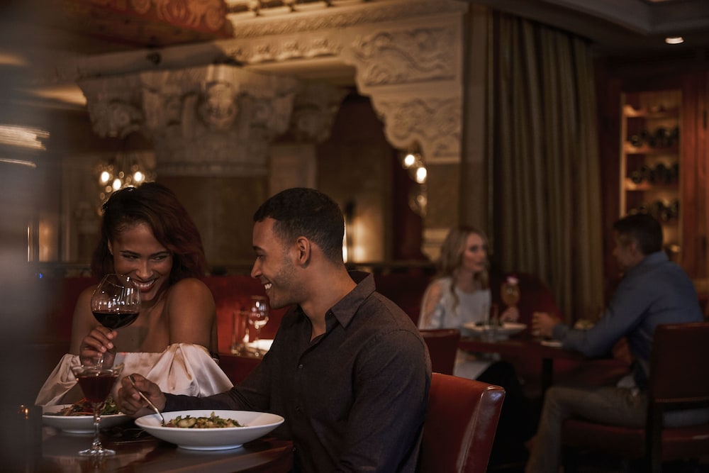 InterContinental Chicago Magnificent Mile by IHG — Restaurant & bars in Chicago, Illinois