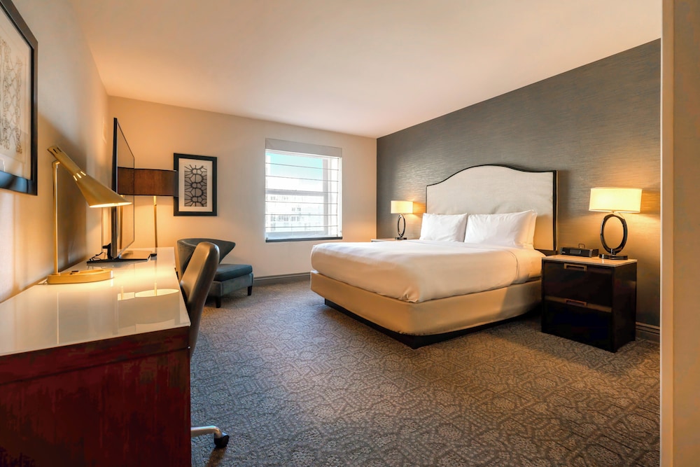InterContinental Chicago Magnificent Mile by IHG — Hotel rooms in Chicago, Illinois