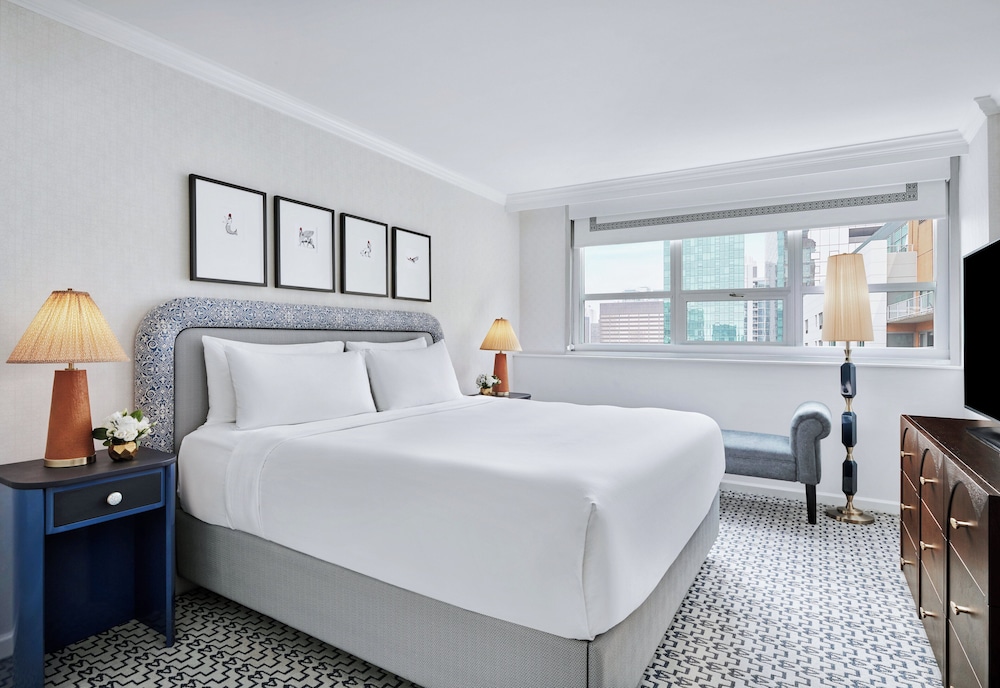 InterContinental Chicago Magnificent Mile by IHG — Hotel rooms in Chicago, Illinois