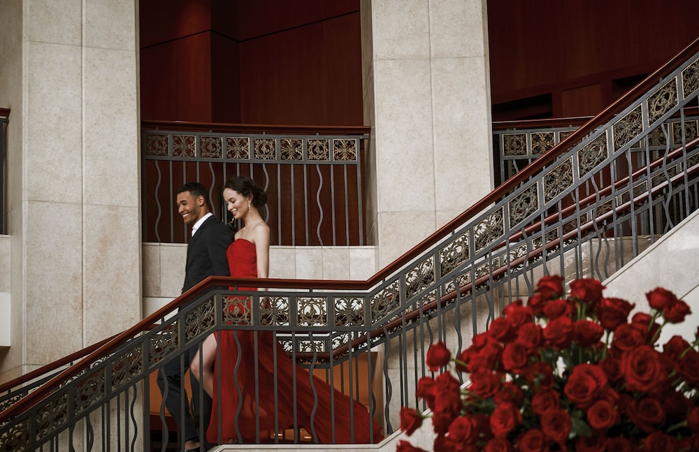 InterContinental Chicago Magnificent Mile by IHG — Hotel building in Chicago, Illinois