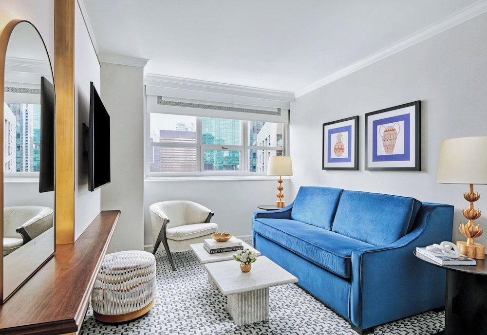 InterContinental Chicago Magnificent Mile by IHG — Hotel rooms in Chicago, Illinois