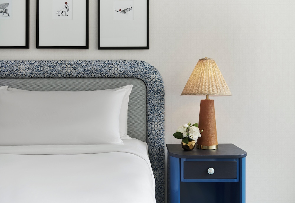 InterContinental Chicago Magnificent Mile by IHG — Hotel rooms in Chicago, Illinois