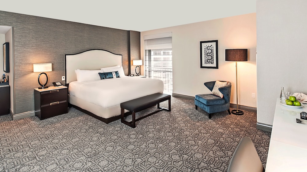 InterContinental Chicago Magnificent Mile by IHG — Hotel rooms in Chicago, Illinois