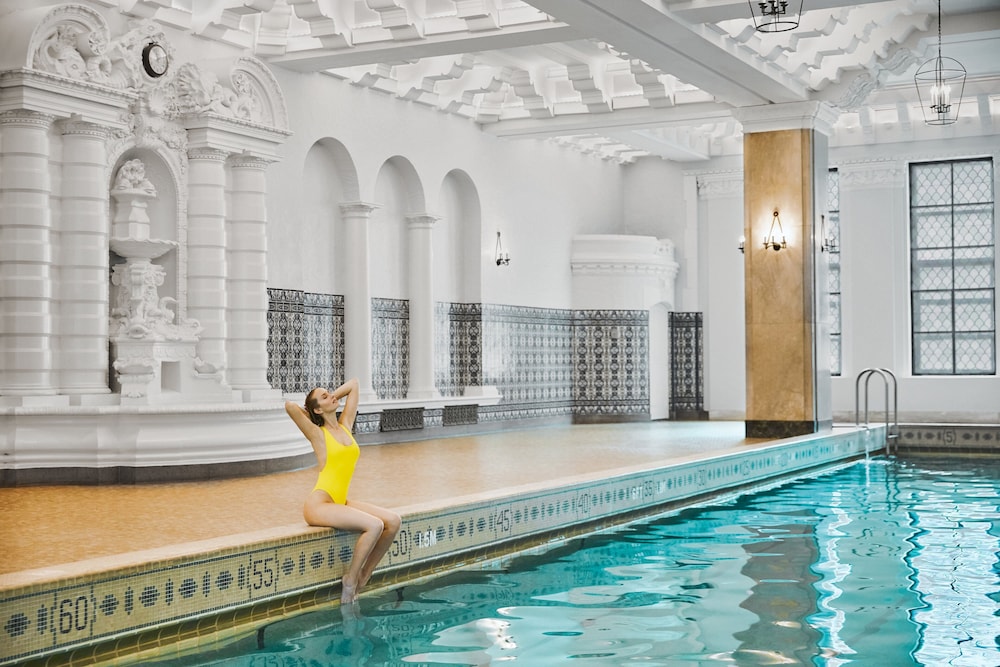 InterContinental Chicago Magnificent Mile by IHG — Swimming pool in Chicago, Illinois
