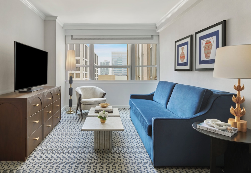 InterContinental Chicago Magnificent Mile by IHG — Hotel rooms in Chicago, Illinois