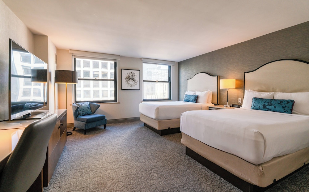 InterContinental Chicago Magnificent Mile by IHG — Hotel rooms in Chicago, Illinois
