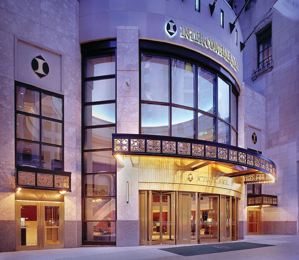 InterContinental Chicago Magnificent Mile by IHG — Hotel building in Chicago, Illinois