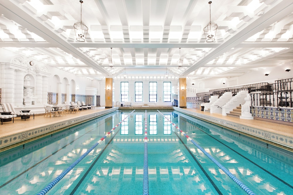 InterContinental Chicago Magnificent Mile by IHG — Swimming pool in Chicago, Illinois