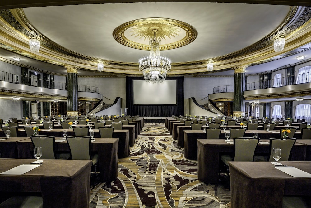 InterContinental Chicago Magnificent Mile by IHG — Restaurant & bars in Chicago, Illinois