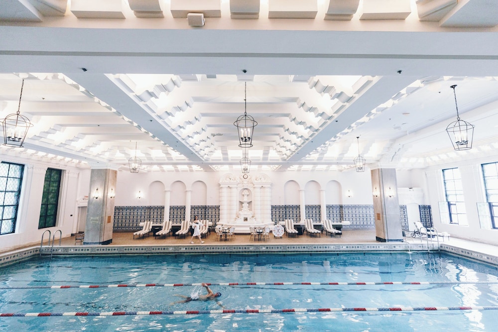 InterContinental Chicago Magnificent Mile by IHG — Swimming pool in Chicago, Illinois
