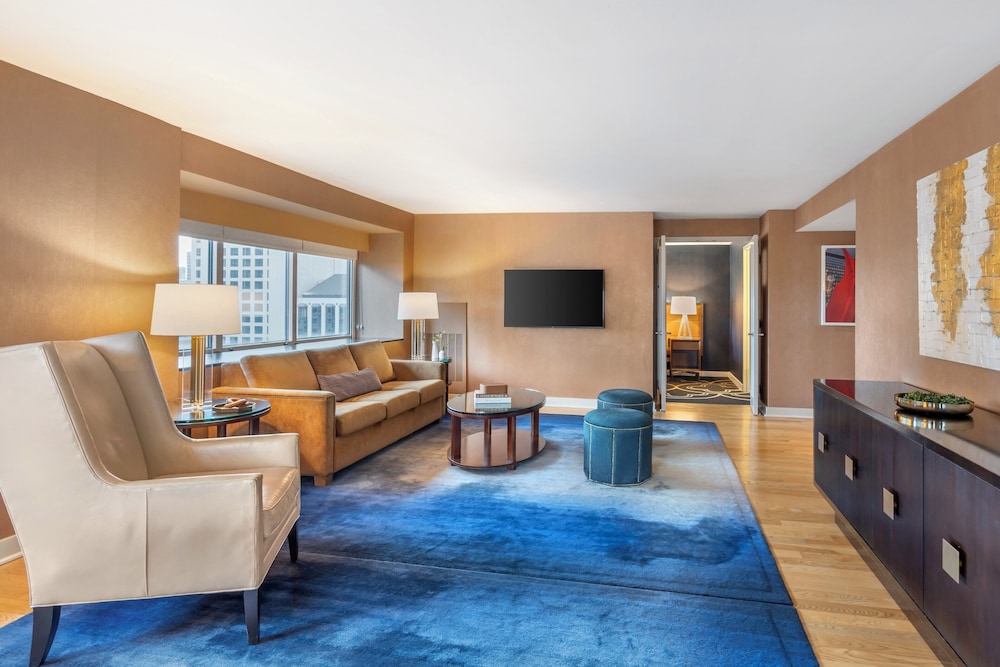 Omni Chicago Hotel — Hotel rooms in Chicago, Illinois