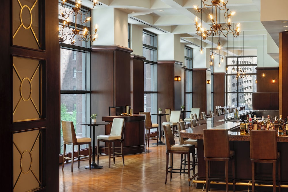 Omni Chicago Hotel — Restaurant & bars in Chicago, Illinois